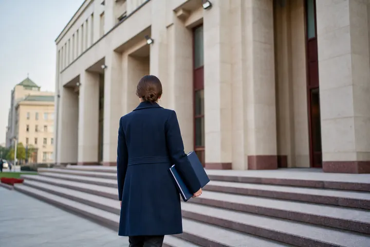 Подача заявления в арбитражный суд